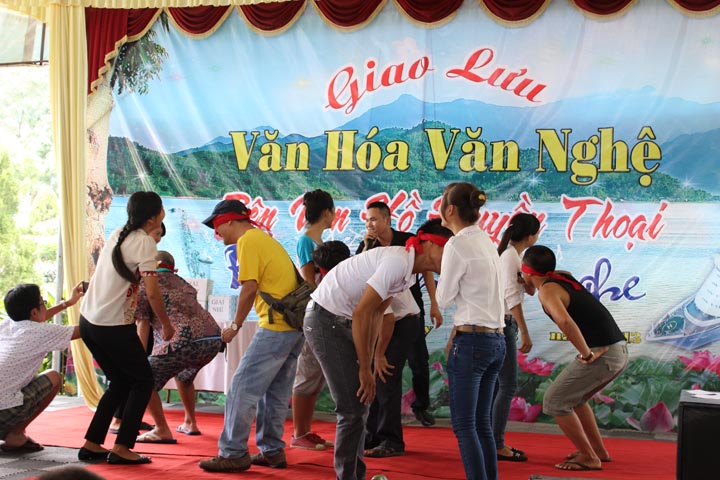 Hồ Núi Cốc - games show