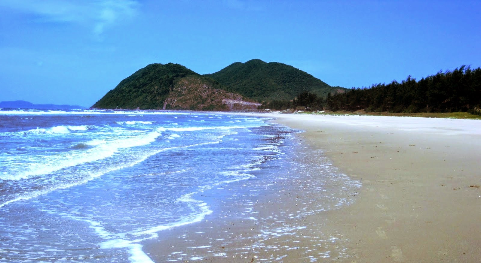 nhung-dia-diem-du-lich-tai-van-don-quan-lan