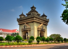 tượng đài patuxay lào