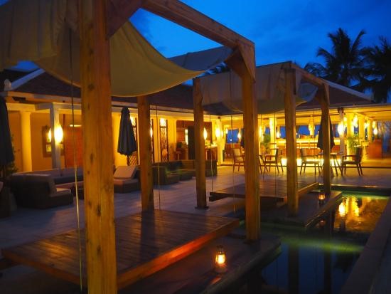 Thưởng thức ẩm thực Nha Trang tại các nhà hàng nổi tiếng cùng Traveloka.com