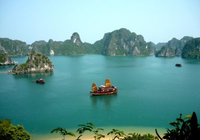 Đi du lịch Hạ Long với chi phí thấp dành cho sinh viên