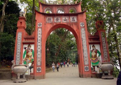 Các đền thờ chính tại đền Hùng Phú Thọ