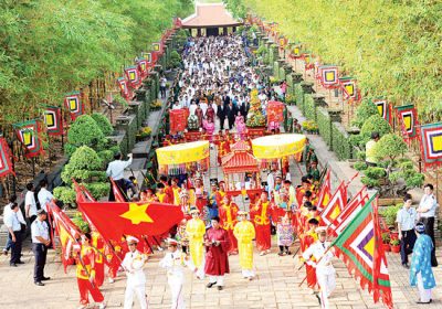 Thời gian và cách di chuyển đến đền Hùng